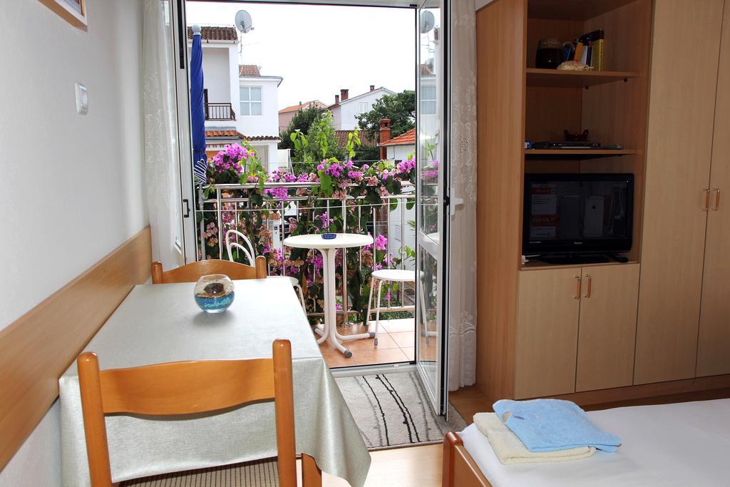 Apartments J&R Babara Biograd Na Moru Phòng bức ảnh